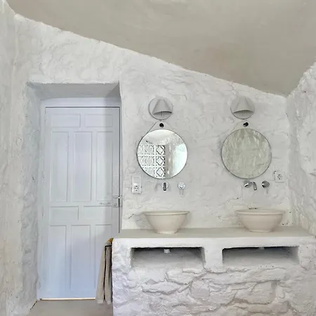 Casa Vega. Un Refugio De Libertad Malaga