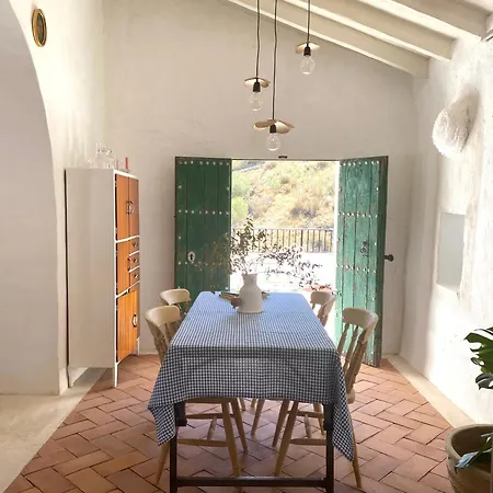 Casa Vega. Un Refugio De Libertad * Malaga
