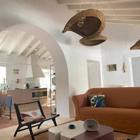 Casa Vega. Un Refugio De Libertad *